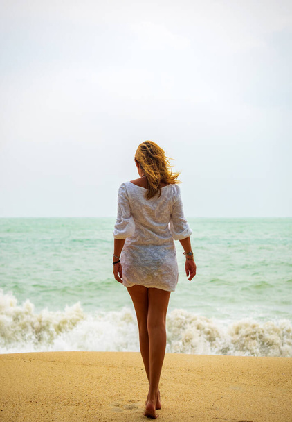 Beautiful Woman at the beach in Thailand - Fotoğraf, Görsel