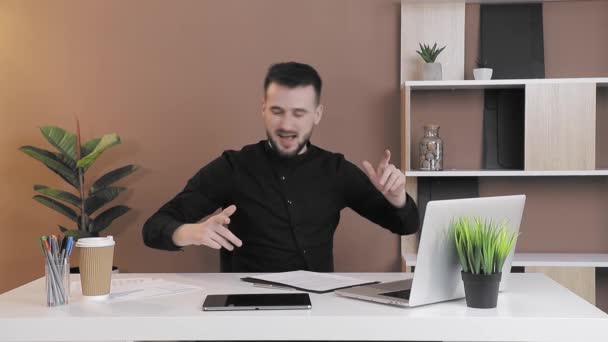 Happy office worker dancing in the workplace. Promotion and salary increase. Happy office Manager. - Imágenes, Vídeo