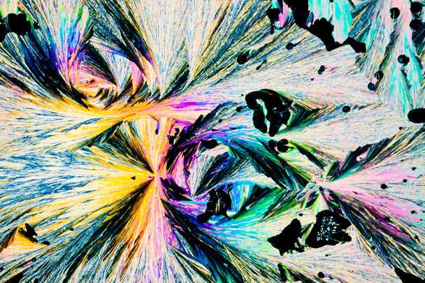 benzoik asit kristalleri polarize ışık - Fotoğraf, Görsel