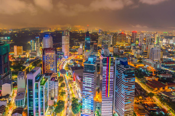 Centrum Kuala Lumpur panorama za soumraku v Malajsii - Fotografie, Obrázek