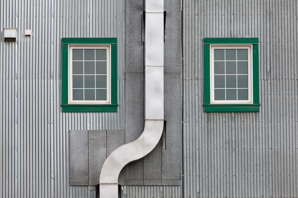 Метал зовні каналу гофровані залізні фасадні вікна
 - Фото, зображення
