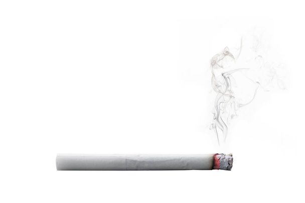 Fumar cigarrillo aislado sobre fondo blanco
. - Foto, Imagen