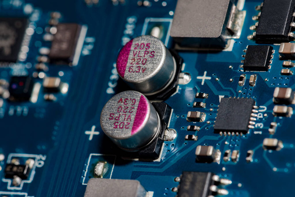 Electronic circuit board with processor, close up - Foto, afbeelding