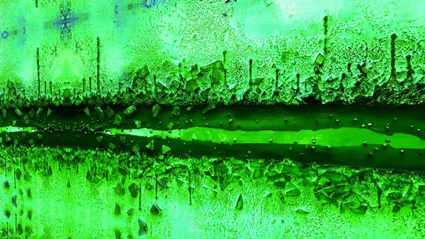Абстрактные творческие образы, представляющие футуристическую космическую жизнь и живой пейзаж в оттенках изумрудно-зеленого с сильным текстурированным эффектом и вариациями шаблона формы и дизайна
 - Фото, изображение