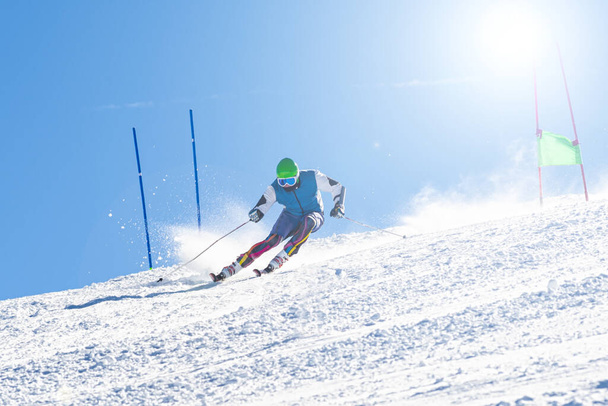 Skier on a slope - Foto, Bild