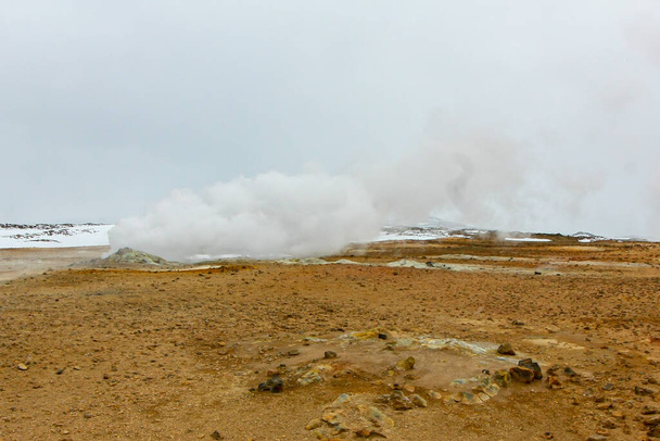 Žhavé údolí gejzírů na Islandu. Sírové prameny - Fotografie, Obrázek