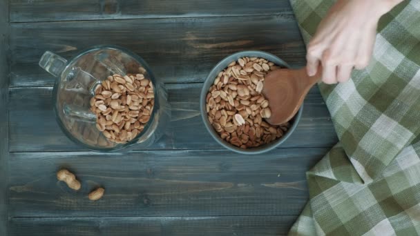 ruoanlaitto maapähkinävoi
 - Materiaali, video
