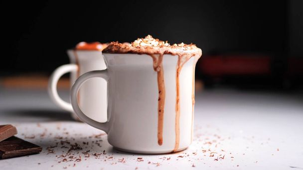 Homemade Hot Chocolate chocolate chip white cup - Foto, afbeelding