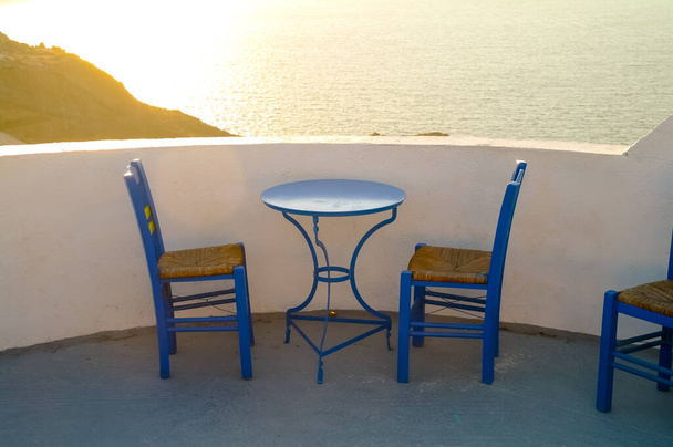 židle na terase moderní kavárny - Fotografie, Obrázek