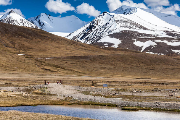 Xaropes Barskoon (Arabel) na região de Issyk Kul, no Quirguistão - Foto, Imagem