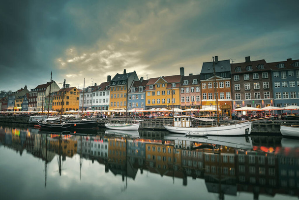 デンマークの美しいニャーバンとコペンハーゲン市 - 写真・画像