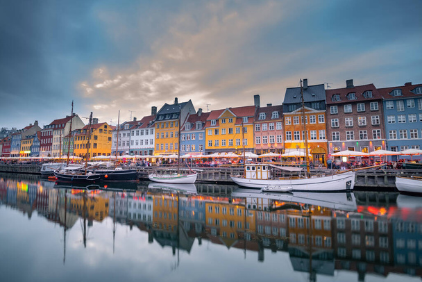 Прекрасне місто Ніхавн і Копенгаген у Данії. - Фото, зображення