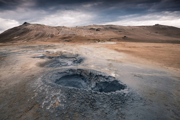 Hverir geotermikus terület Myvatn Izlandon - Fotó, kép