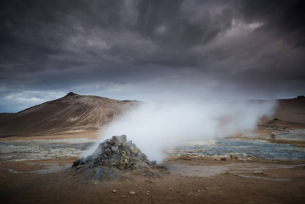 Геотермальная зона Гверира в Исландии
 - Фото, изображение