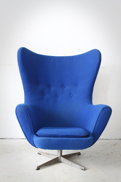 Sininen tuoli huoneessa
 - Valokuva, kuva