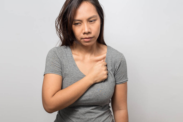 Women with chest pain - Foto, afbeelding