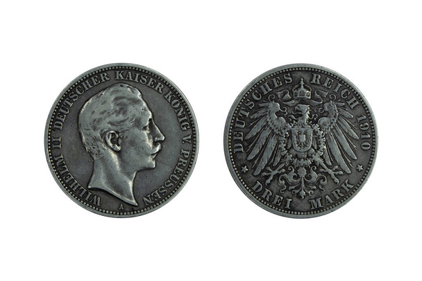 Německo Prusko Prusko Pruská stříbrná mince 3 3 značka 1910, hlava císaře Wilhelma II., císařský orel se štítem na hrudi obklopený řádovým řetězem - Fotografie, Obrázek