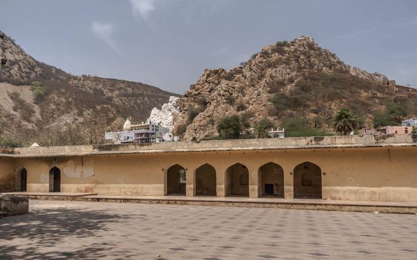 lago en el palacio de la ciudad en Alwar
 - Foto, imagen