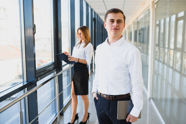 Portrait of a businessman. portrait of successful young man in office - Valokuva, kuva