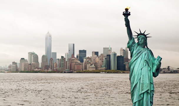 városkép New York-i és a Szabadság-szobor - Fotó, kép