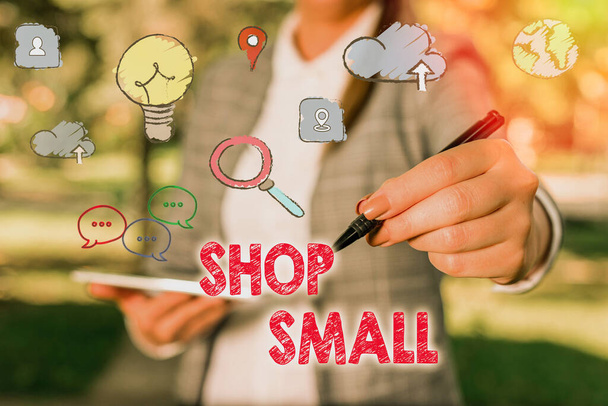 Szóírás szöveg Shop Small. Üzleti koncepció az országos mozgalom számára, amely minden nap ünnepli a kisvállalkozásokat. - Fotó, kép