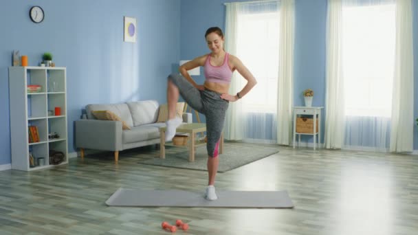 Fit Woman Is Warming Up in the Morning - Materiał filmowy, wideo