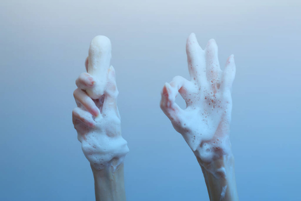 clean hands soapy from coronavirus - Foto, immagini