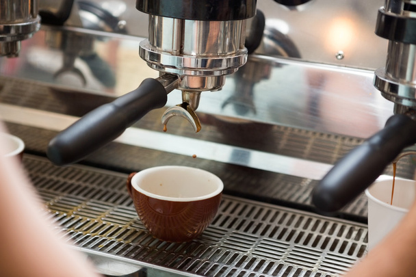 Brewing Espresso - Фото, зображення