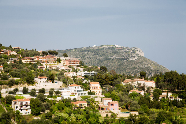 Maisons de plâtre de luxe sur la colline d'Eze
 - Photo, image