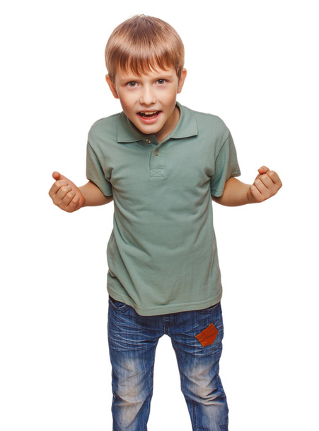 щасливий підліток збуджений хлопчик-підліток показує свою руку, так що його кулаки ізола
 - Фото, зображення