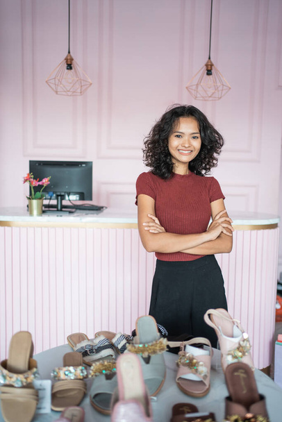 asian fashion shop owner at her boutique - Fotografie, Obrázek