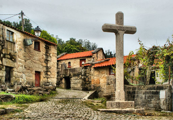 ポルトガル北部のゲレスにあるエルメロ修道院 - 写真・画像