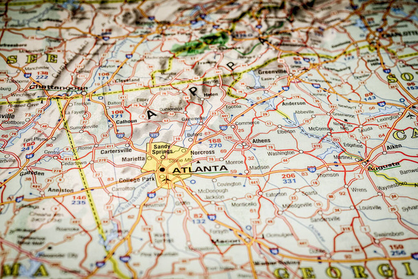 Atlanta no fundo do mapa dos EUA
 - Foto, Imagem