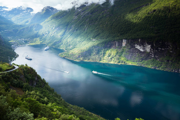 Όμορφο τοπίο στο Geiranger, Geirangerfjord, Νορβηγία - Φωτογραφία, εικόνα
