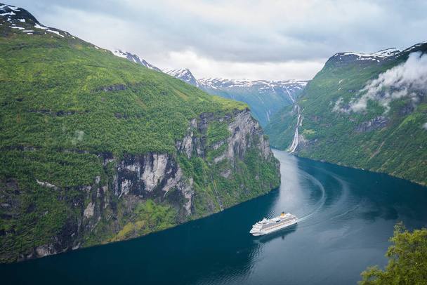 Geiranger, Geirangerfjord, Norveç 'te güzel manzaralar - Fotoğraf, Görsel