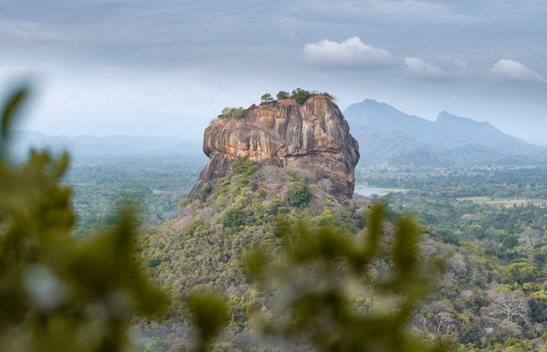 Sigiriya lion rock fortress from Pidurangala rock, Sri Lanka - Foto, Bild