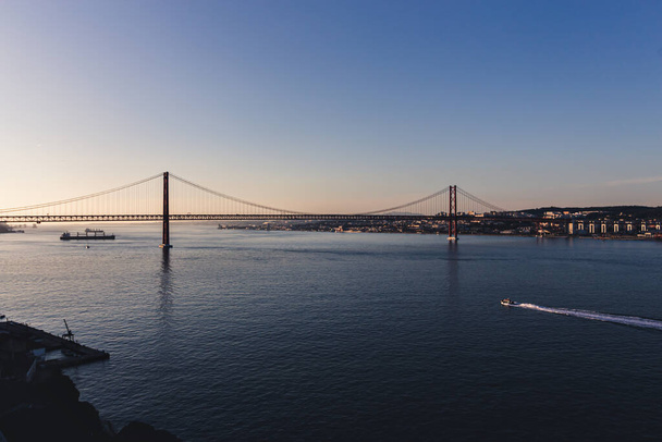 Lizbon, Tagus nehri, Portekiz üzerinde panoramik manzara - Fotoğraf, Görsel