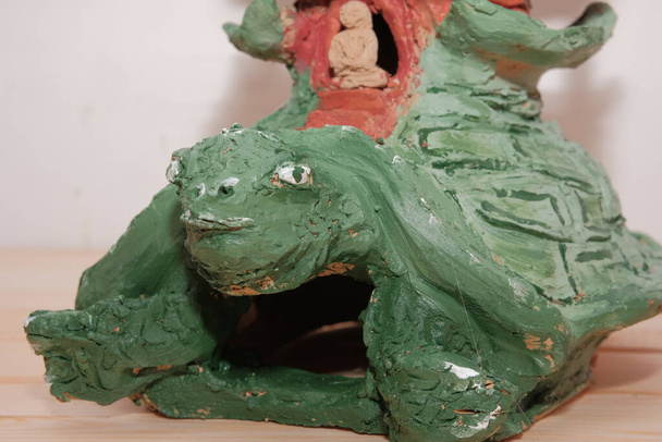 глиняна іграшка черепаха фігура ручної роботи
 - Фото, зображення