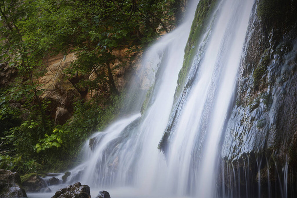 Detail des Vadu Crisului Wasserfalls, Apuseni Gebirge, Rumänien - Foto, Bild