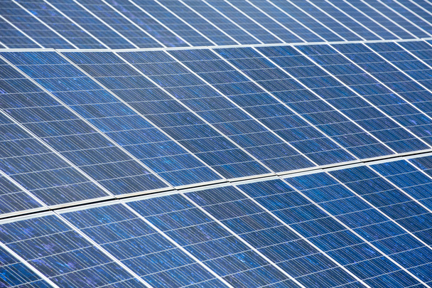 Солнечные панели для зеленой солнечной энергии
 - Фото, изображение