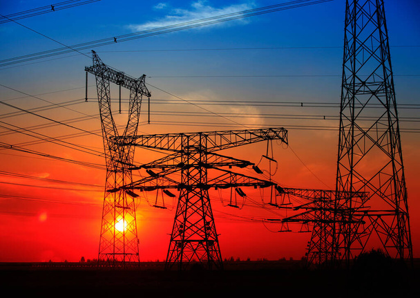 Sylwetka wieczór pylon transmisji energii elektrycznej - Zdjęcie, obraz
