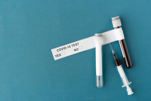 Коронавірус Ковід 19 зразків крові Інфікований зразок крові у зразку in vitro
. - Фото, зображення