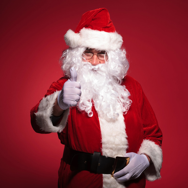 Santa claus dělá ok palec nahoru ok znamení - Fotografie, Obrázek