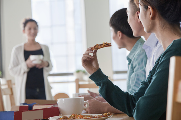 食べる、食堂で働く人の協力者 - 写真・画像