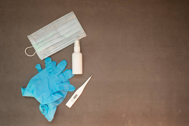 Coronavirus corona virus prevention travel surgical masks and hand sanitizer gel for hand hygiene spread protection. Covid-19 concept. - Foto, imagen