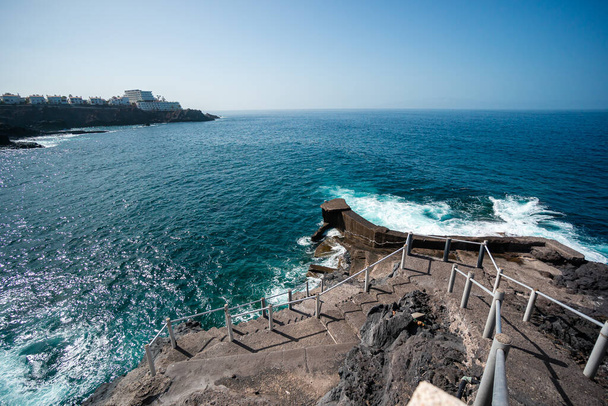 Steel stairs to the sea, descent to the Atlantic Ocean in Tenerife, Spain - Foto, Imagem