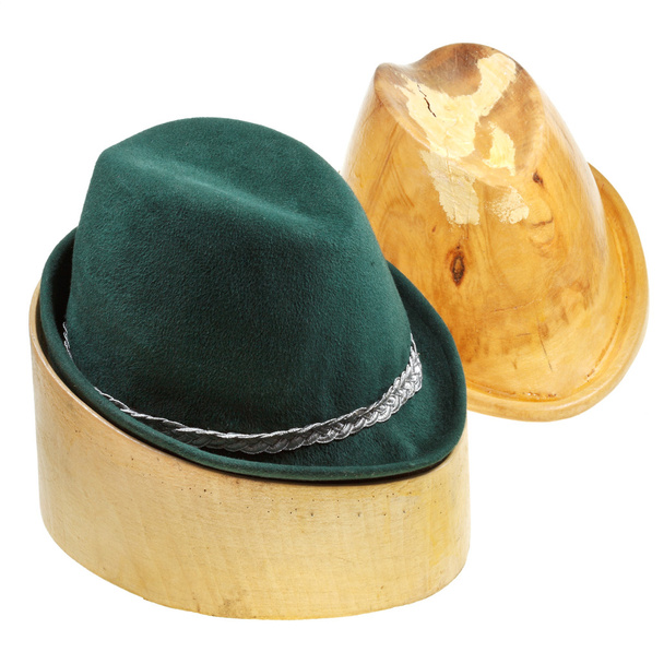 Tiroler voelde hoed op linden houten blok - Foto, afbeelding