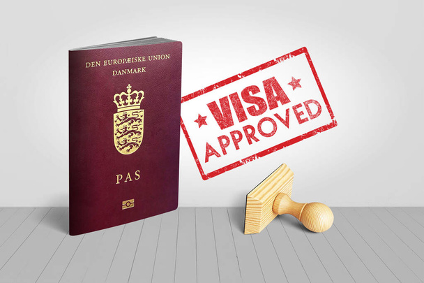 Dánia útlevél vízum által jóváhagyott fa bélyegzővel az utazáshoz - 3D illusztráció - Fotó, kép