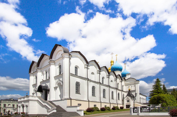 Kazan Kremlin 'in Mimarlar Anıtı ve Kazan Kremlin, Tataristan, Rusya' daki Duyuru Katedrali - Fotoğraf, Görsel