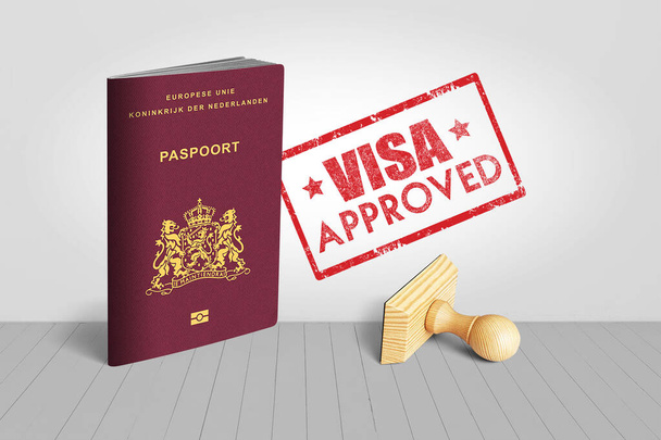 Alankomaiden passi, jossa viisumi hyväksytty puinen leima matkalle - 3D-kuvitus
 - Valokuva, kuva